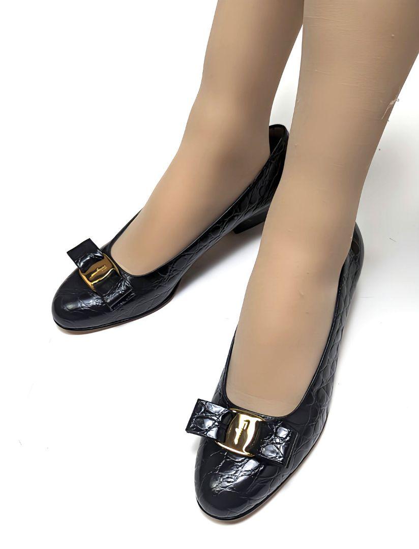 未使用さん♥フェラガモFerragamo ヴァラ クロコ型押 パンプス 8D