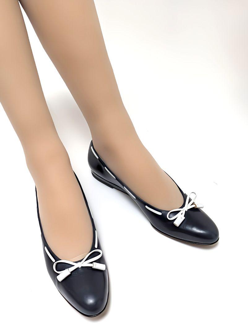 新品そっくりさん⭐フェラガモFerragamo リボンパンプス 7 ネイビー