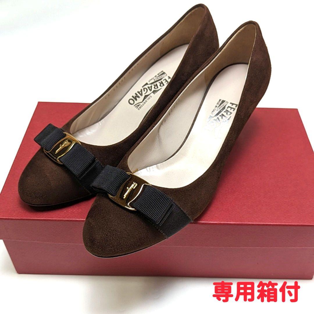 未使用さん♥フェラガモFerragamo カルラ スエード パンプス 8.5D