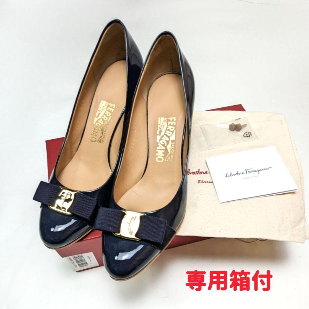 新品そっくりさん⭐フェラガモFerragamo カルラ パンプス 9C
