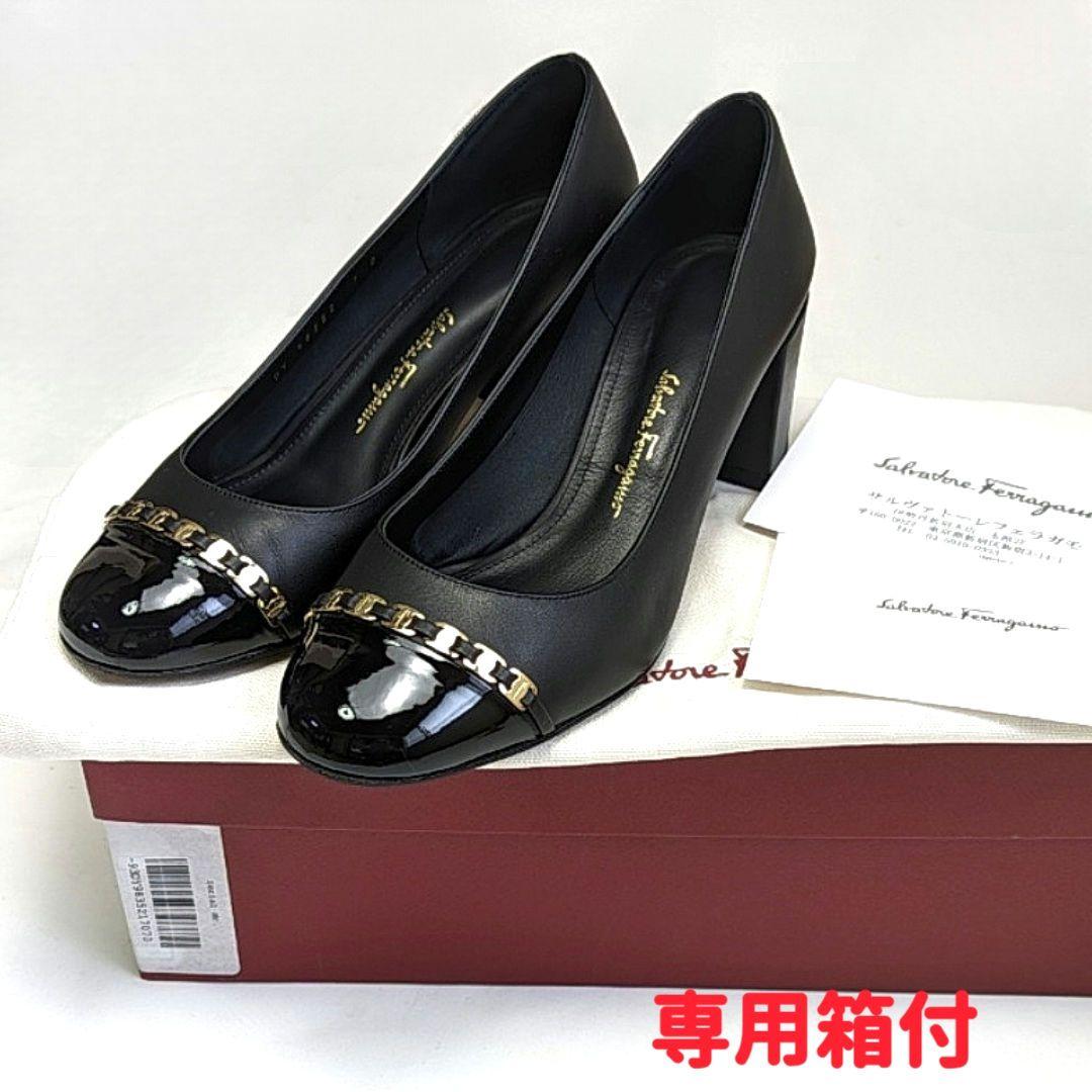新品そっくりさん⭐フェラガモFerragamoミニヴァラ パンプス 7D