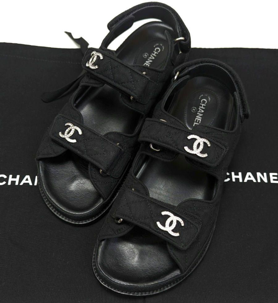 新品そっくりさん⭐CHANELシャネル ココマーク フットベッドサンダル39C黒