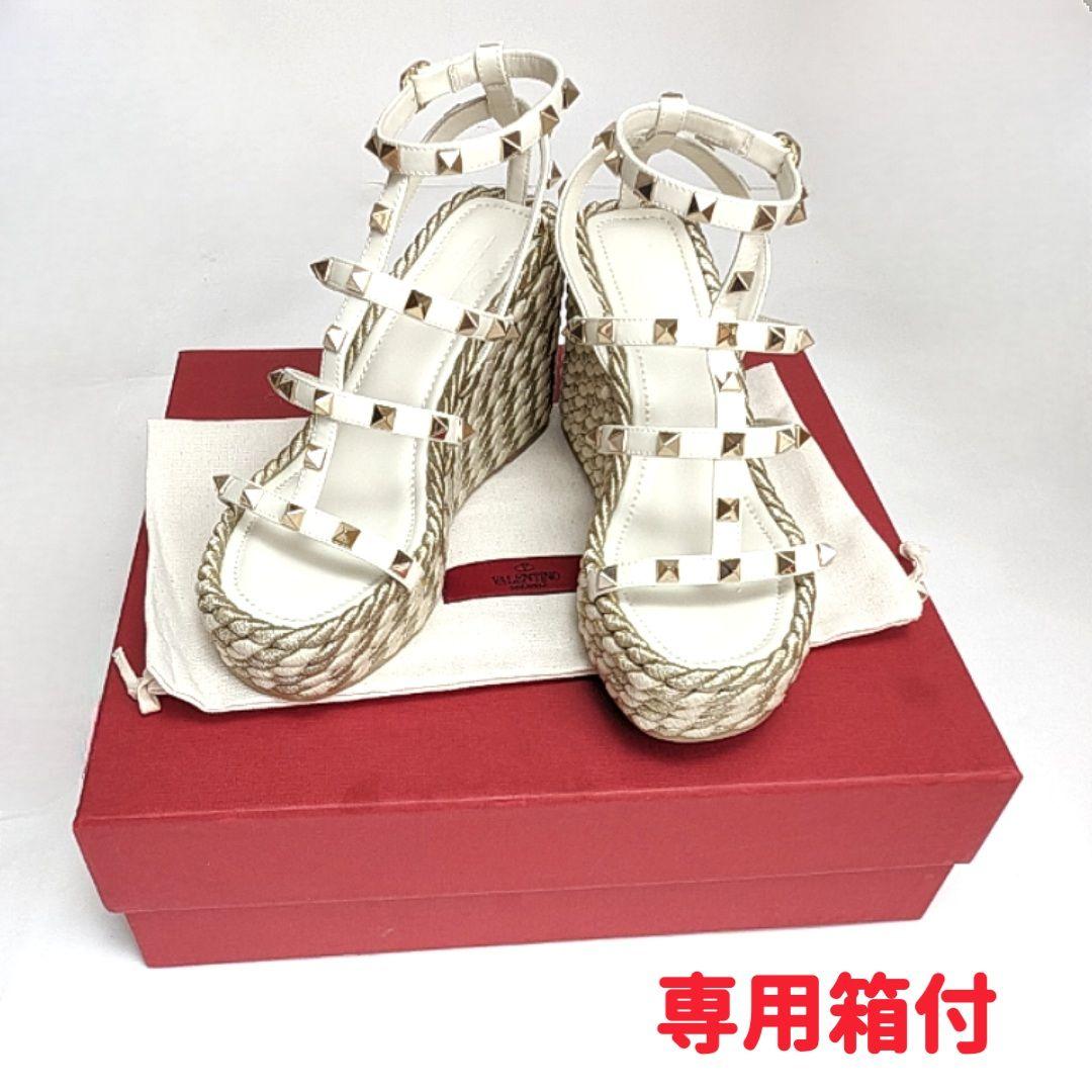 新品そっくりさん⭐ヴァレンティノガラヴァーニ ロックスタッズサンダル36