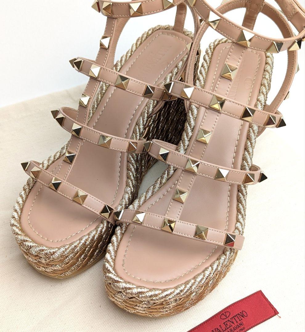 新品そっくりさん⭐ヴァレンティノガラヴァーニ ロックスタッズ サンダル 36