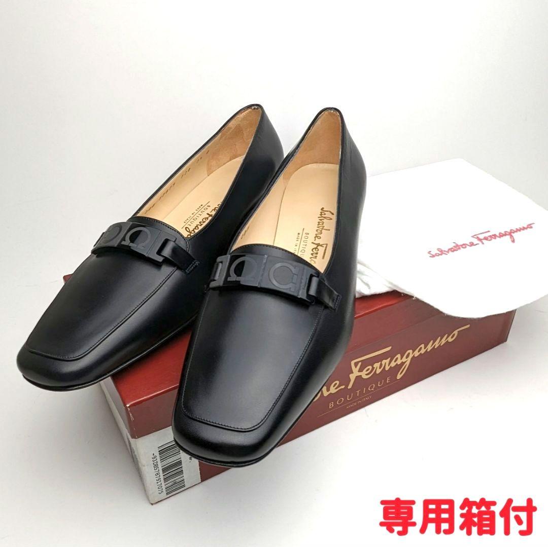 未使用さん♥フェラガモFerragamo ガンチーニパンプス7.5D
