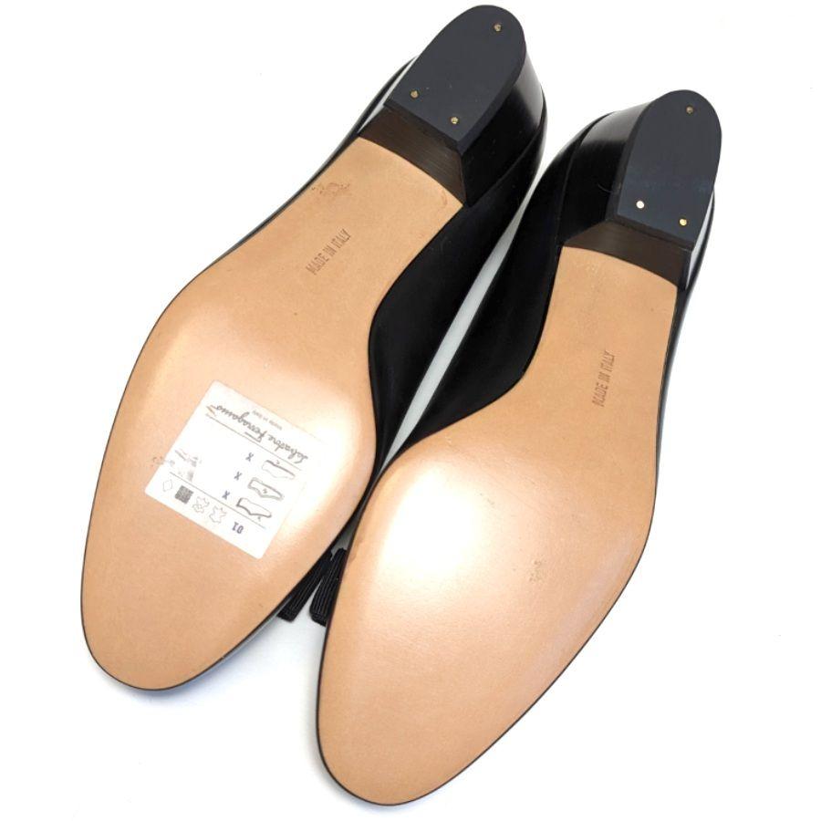 未使用さん♥フェラガモFerragamo ヴァラ 7C ブラック