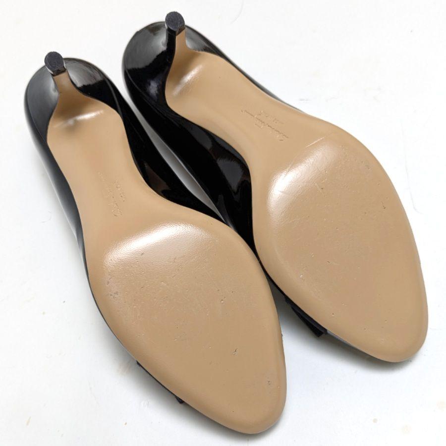 新品そっくりさん⭐フェラガモFerragamo カルラ 黒 パテント 8D 黒