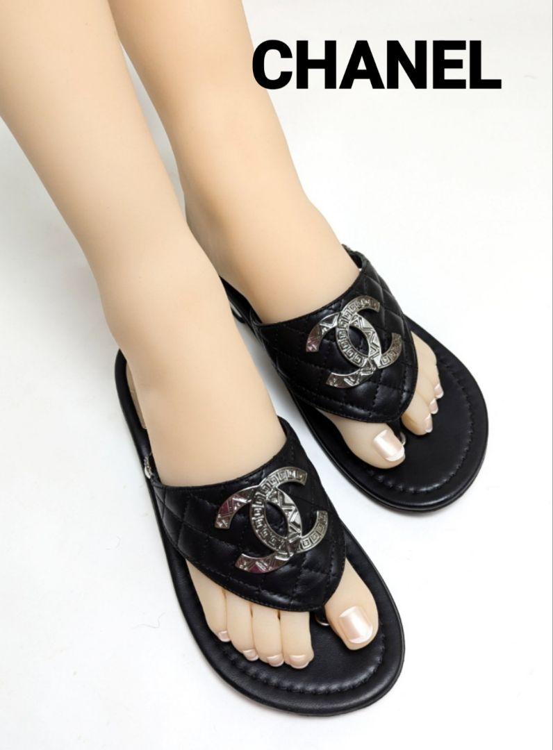 新品そっくりさん⭐CHANELシャネル メタリックCC トングサンダル 36C
