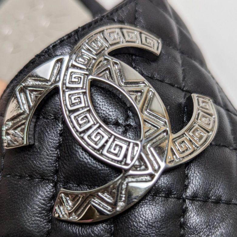 新品そっくりさん⭐CHANELシャネル メタリックCC トングサンダル 36C