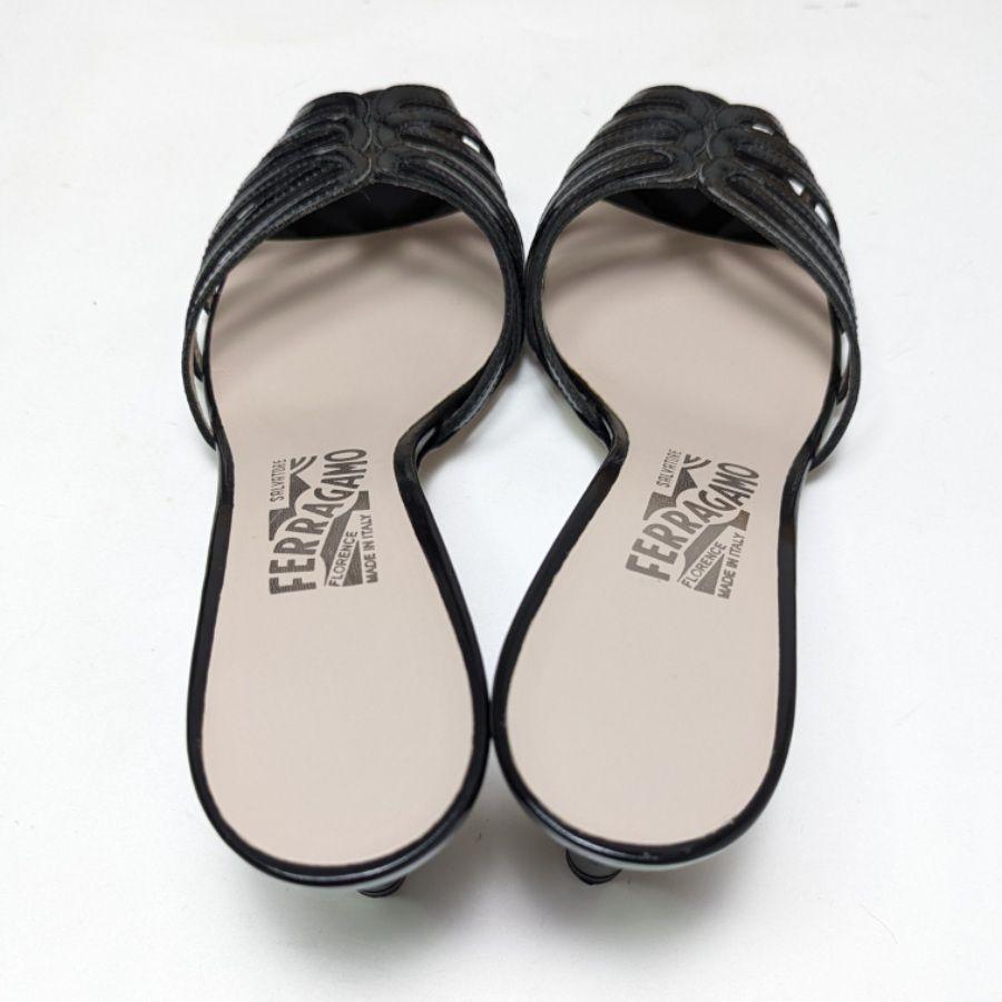 未使用さん♥フェラガモFerragamo パテントカーフ ミュールサンダル 7C