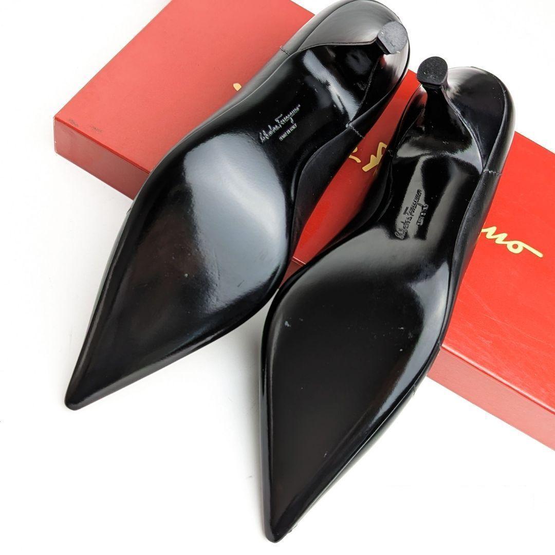 未使用さん♥フェラガモFerragamo ガンチーニ パンプス 6.5C
