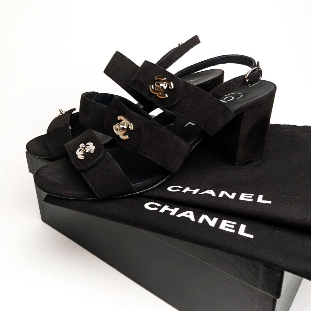 新品そっくりさん⭐CHANELシャネル ターンロック スエードサンダル 38C