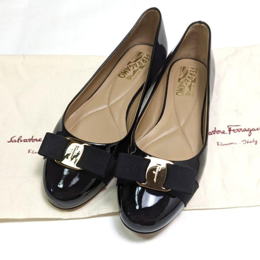 未使用さん♥フェラガモ Ferragamo ヴァリナ パテント パンプス 8D