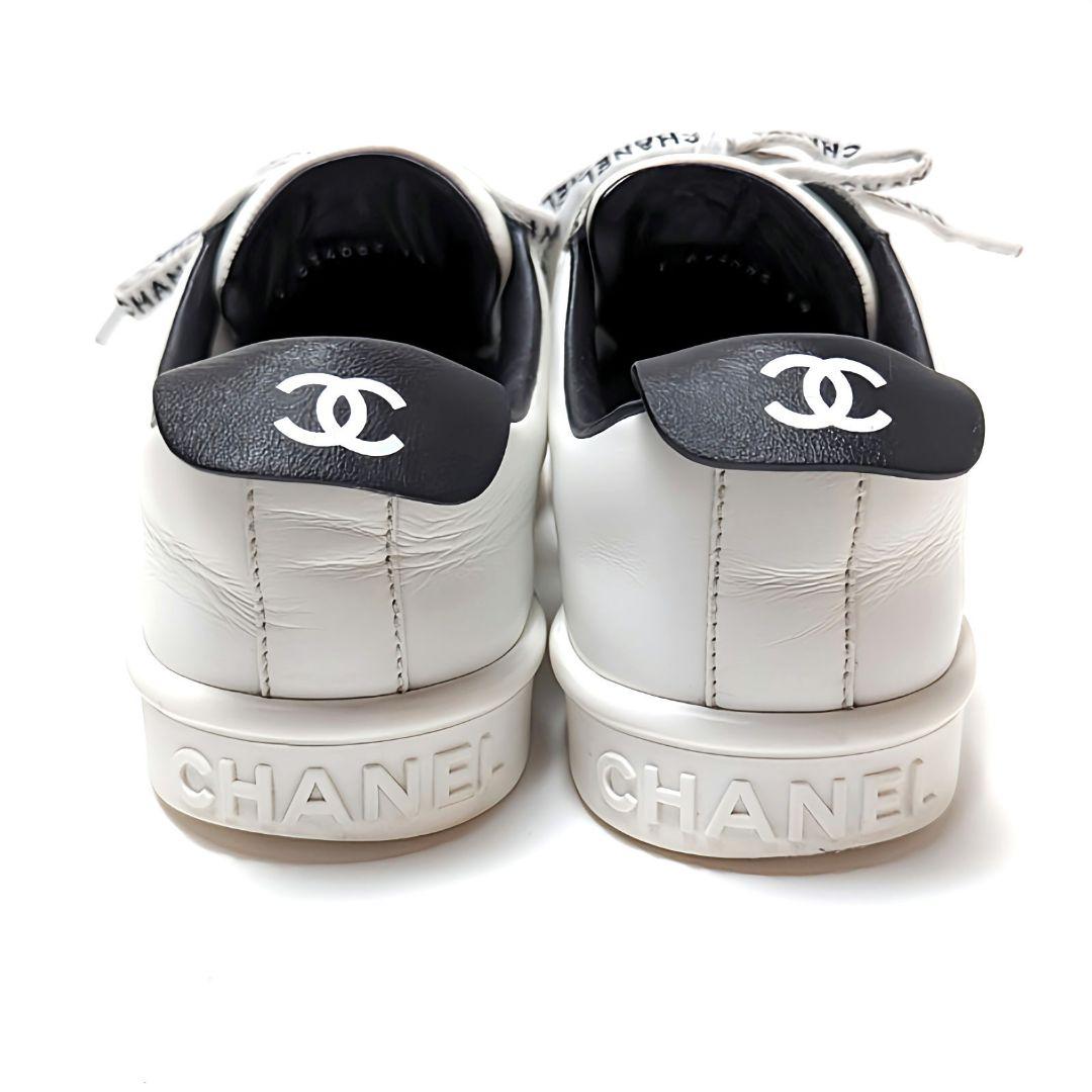 完売大人気 新品そっくりさん⭐CHANELシャネル ロゴスニーカー 39C