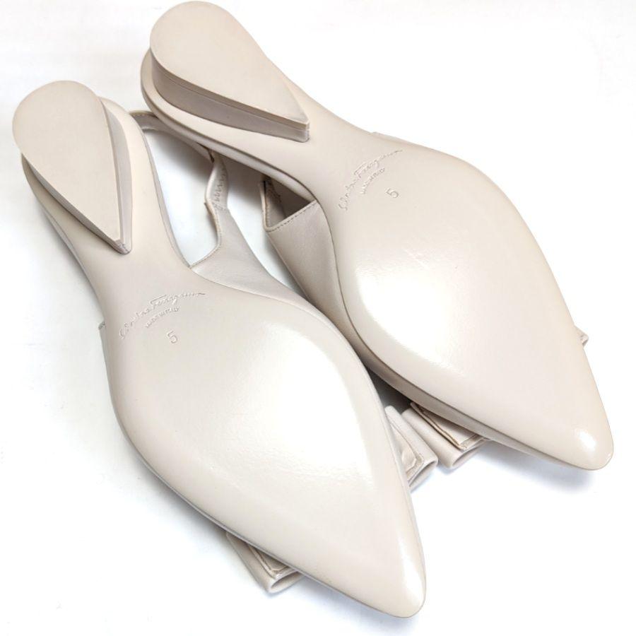 未使用さん♥フェラガモFerragamo VIVA スリングバックパンプス5D