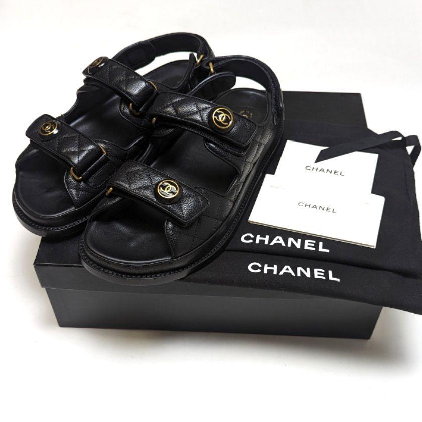 未使用さん♥CHANELシャネル ココボタン フットベッドサンダル 38C