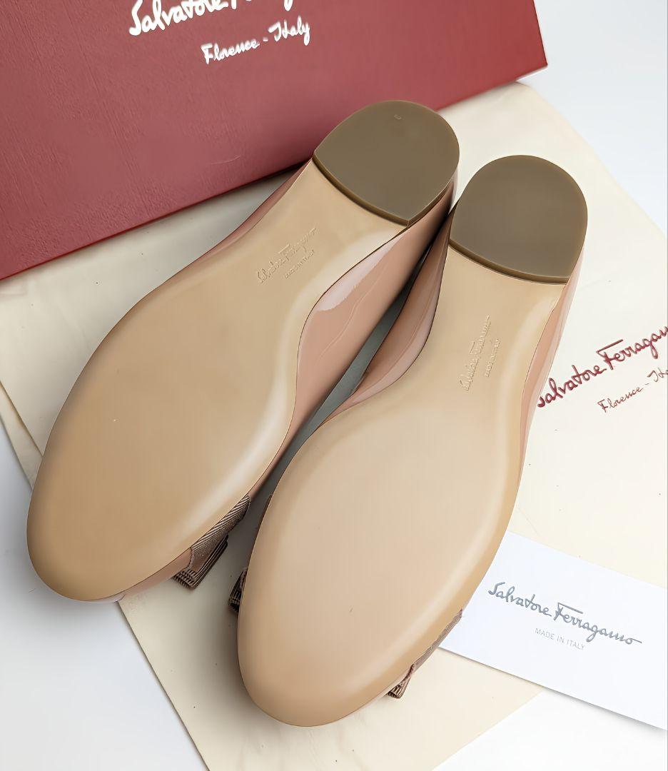 新品未使用♥フェラガモFerragamoヴァリナVARINAバレエシューズ7D