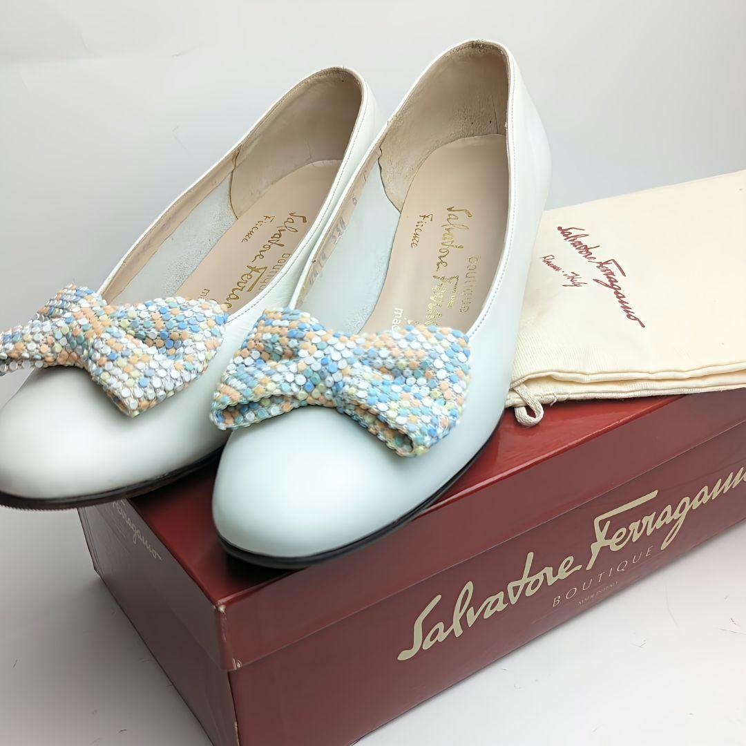 ピカピカ新品仕上⭐フェラガモFerragamo ホワイトリボンパンプス 6C