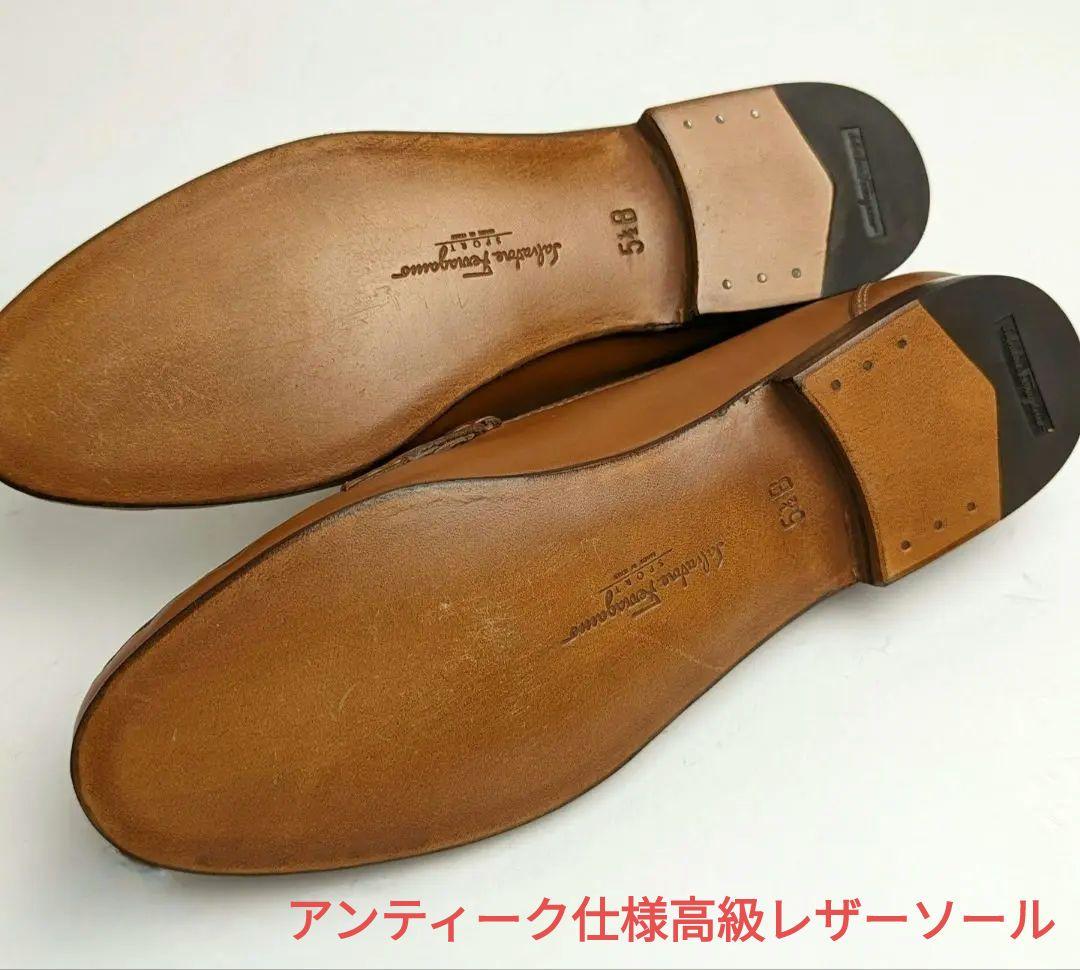 未使用同様美品♥フェラガモFerragamoガンチー二ローファー約22.5細目