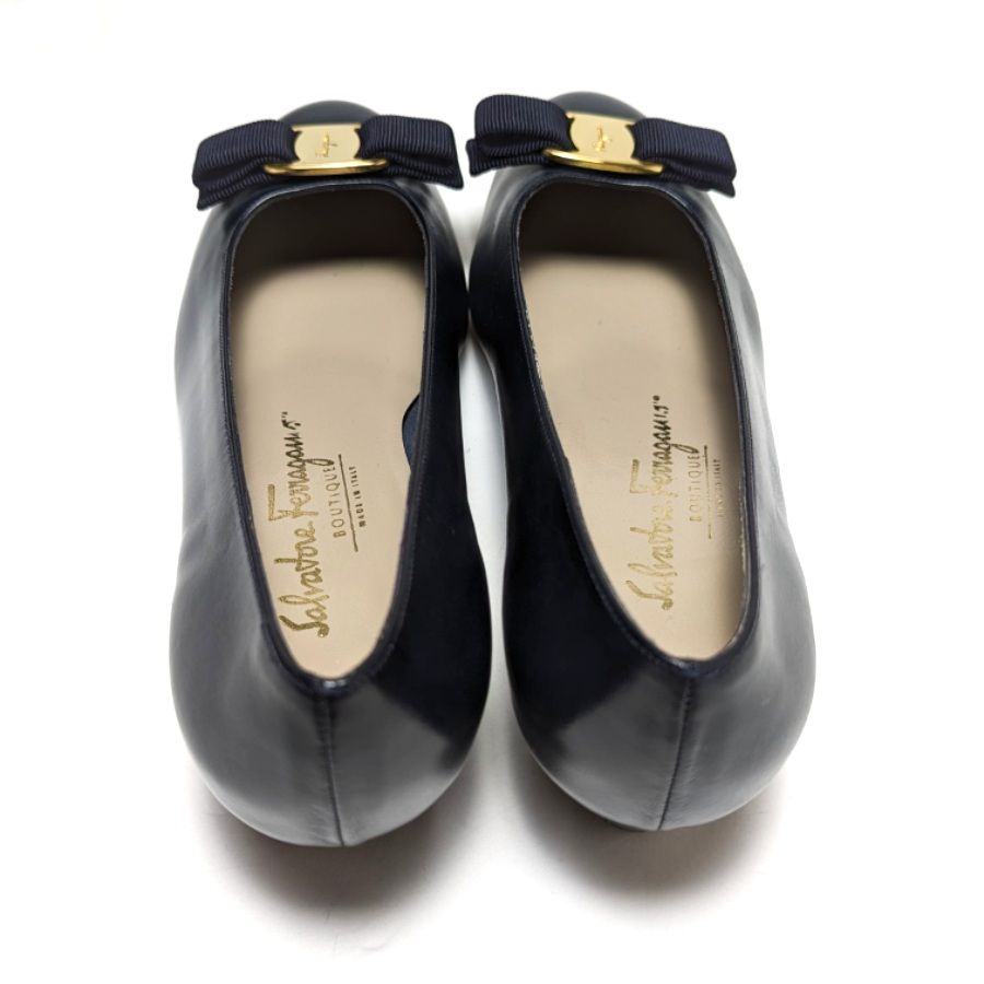 激レアサイズ　未使用さん♥フェラガモFerragamoヴァラ　パンプス　5.5D