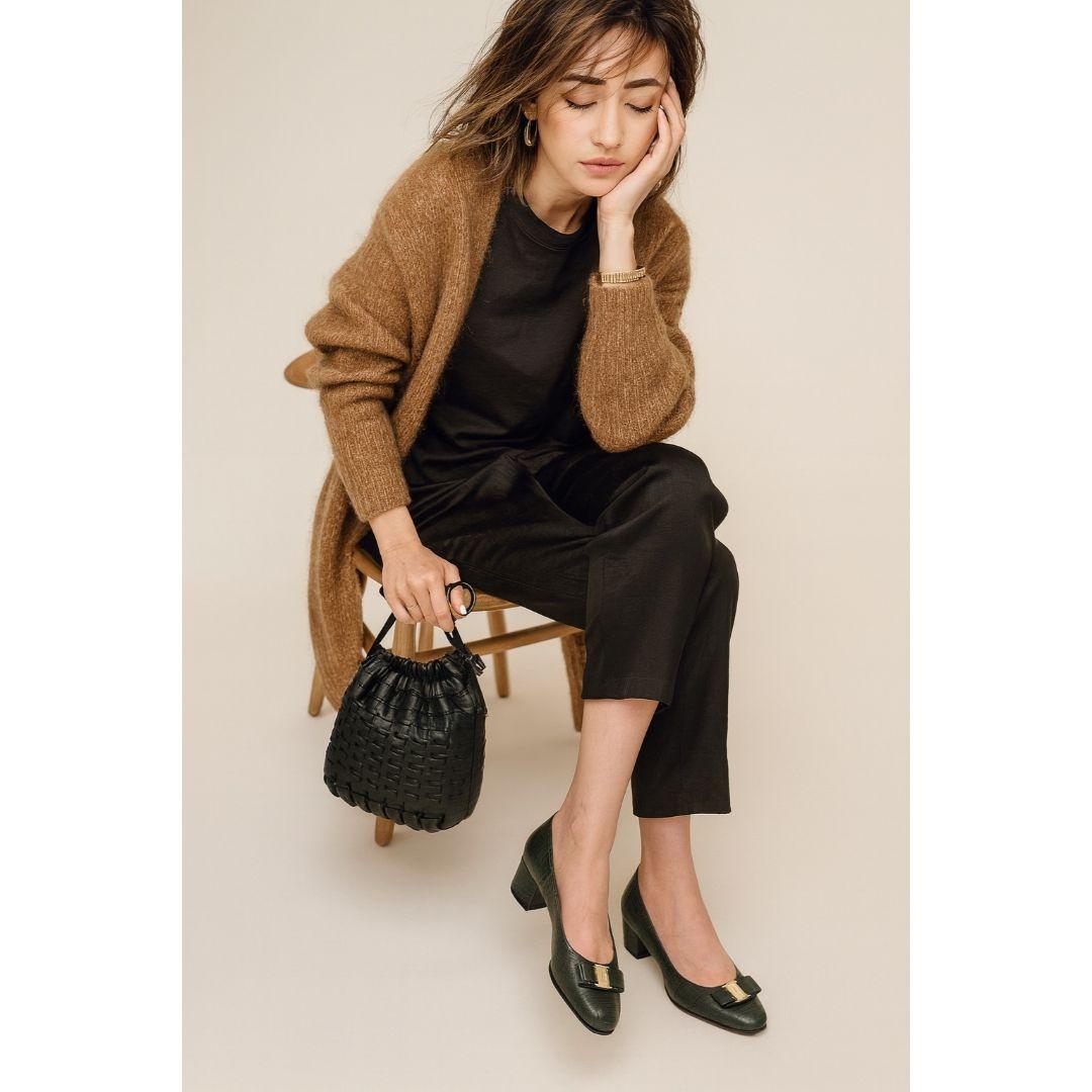 未使用同様♥フェラガモ　Ferragamo　ヴァラ　パンプス　モスグリーン　約24