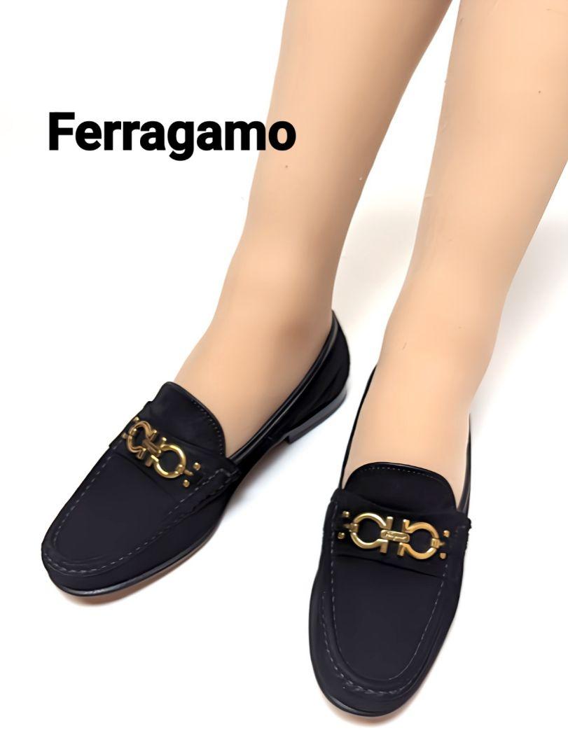 未使用さん♥フェラガモFerragamoガンチーニBABSスエードローファー6C