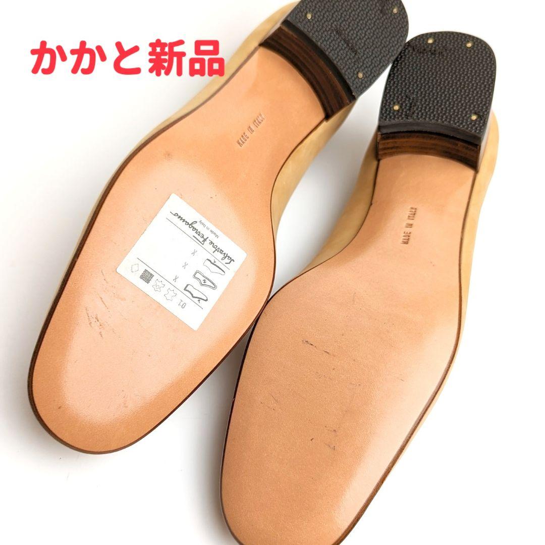 未使用さん⭐フェラガモFerragamoミニヴァラ ヌバック ライトブラウン7C