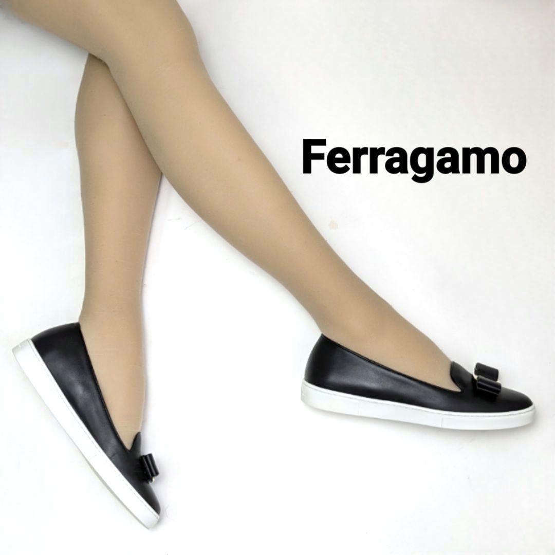 新品そっくりさん⭐フェラガモFerragamo　ヴァラ　スニーカー　5.5D　黒