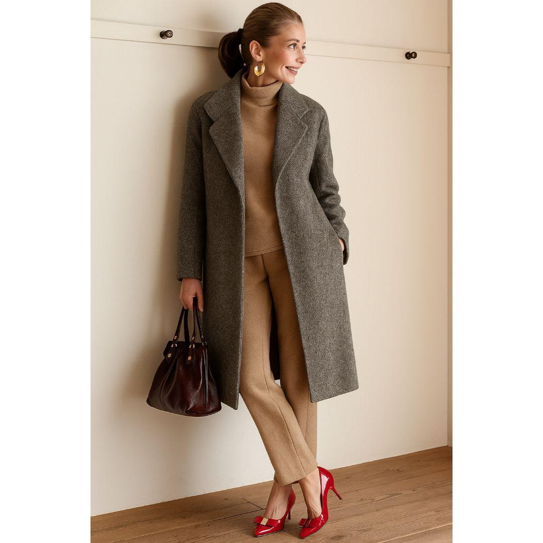 未使用さん♥フェラガモFerragamo　ヴァラ　パテントパンプス7.5Cレッド