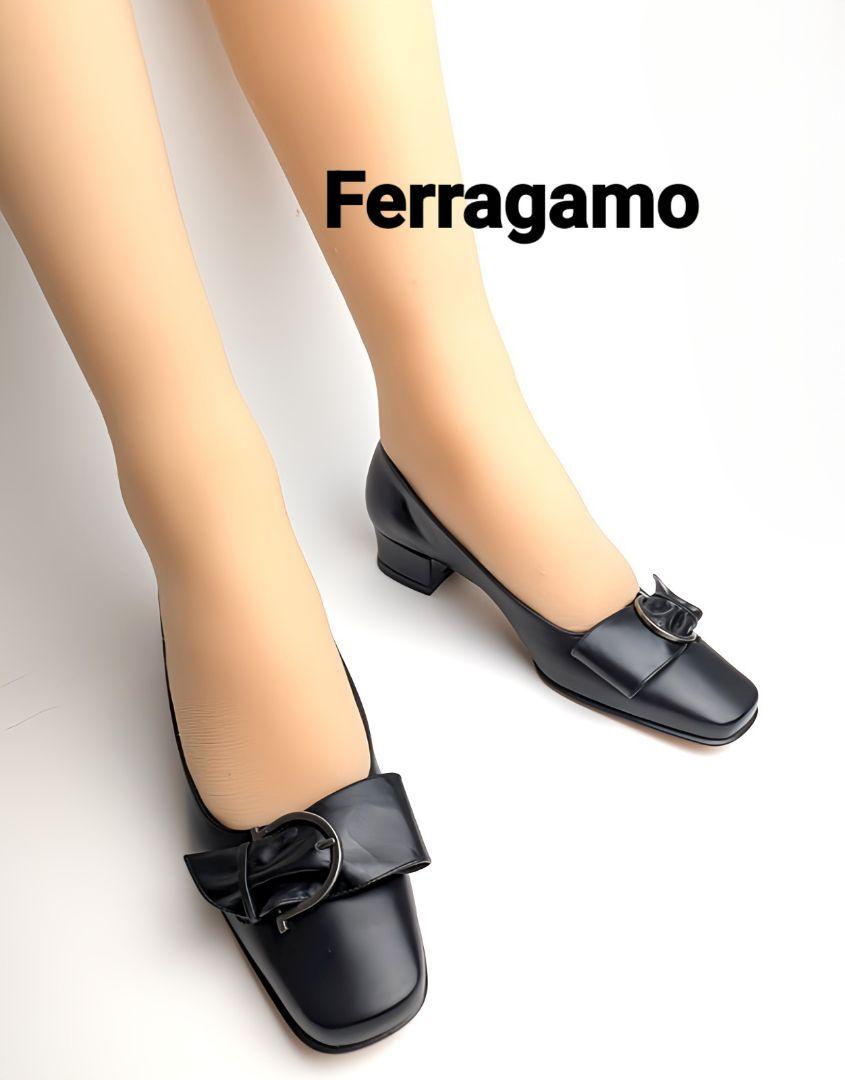 未使用さん♥フェラガモFerragamo 　ガンチーニパンプス　4D黒