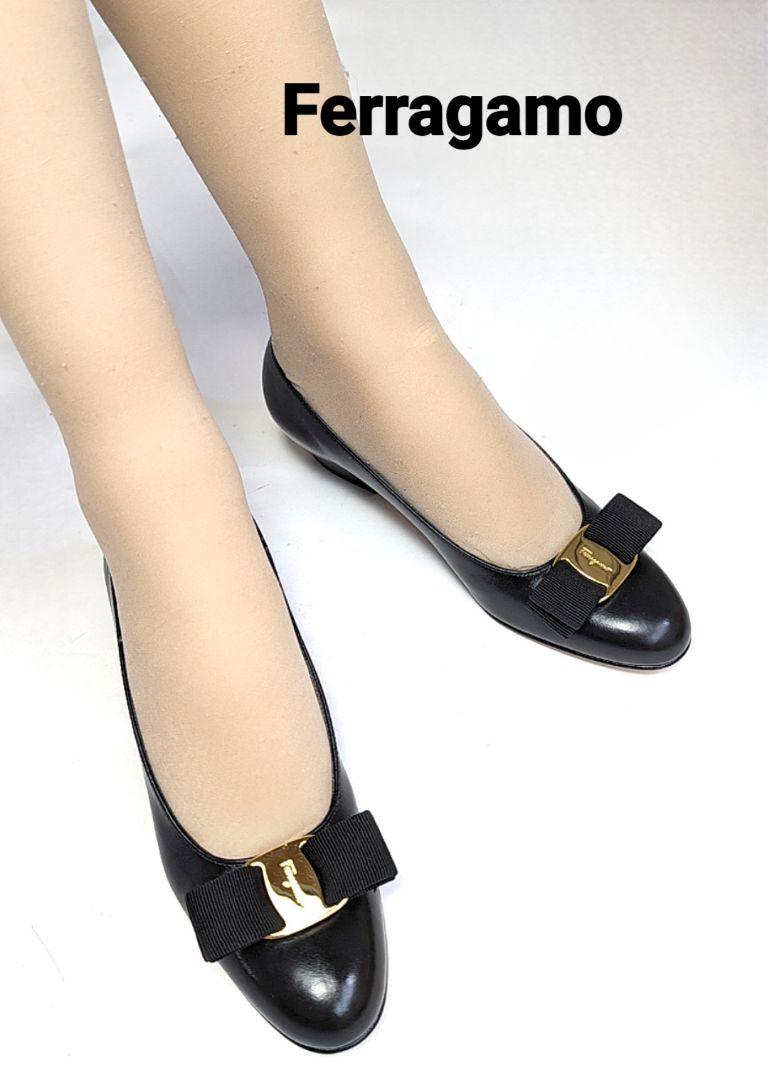 未使用さん♥フェラガモFerragamo　ヴァラ　VARA　パンプス　5C　黒