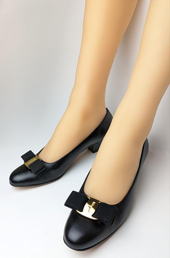 ピカピカ新品仕上⭐フェラガモFerragamo ヴァラ　パンプス 6B